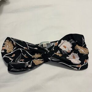 Earthbound, small, cropped top